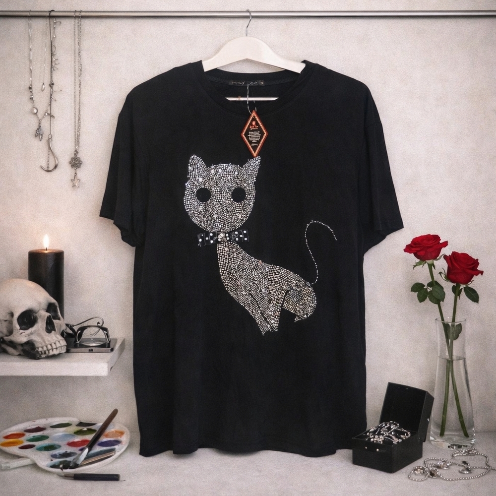 Alina’s Exclusives Rhinestone Cat Graphic Tee M Black Boutique Bling Top NWT